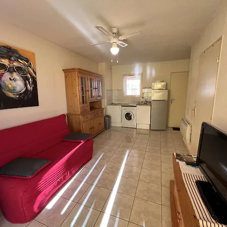 T2 A Valras-plage, Quartier Calme, 4 Pers., Proche Et Commerces, Parking Inclus - Fr-1-701-67 *