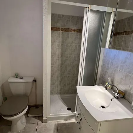 T2 A Valras-plage, Quartier Calme, 4 Pers., Proche Et Commerces, Parking Inclus - Fr-1-701-67
